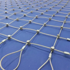 Сетка нержавеющая тросовая с параллельным узловым креплением и квадратной ячейкой Н9 7х7 AISI 304 20х20х1 мм